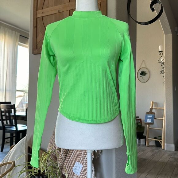 NWOT Free People Movement Offside Layer Lime Zest High Neck Thumbhole M/L Long - Picture 9 of 16